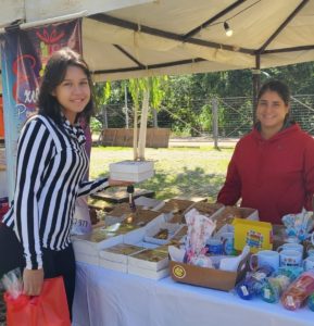 Amedap realiza feria por semana santa