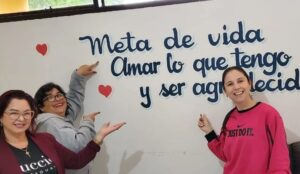 Socias de la Amedap organizan pintata en las instalaciones de «Apostar por la Vida»