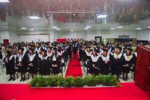 Socias de la Amedap participan de acto de graduación de alumnos de la UNINTER