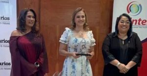 Presidente de la Amedap recibe reconocimiento